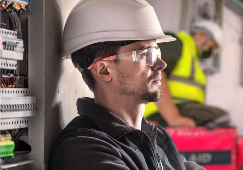 What Safety Gear Do Electricians Need to Wear? A Comprehensive Guide